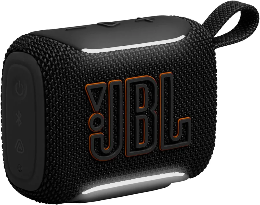 Cassa JBL Go 5 nera con la luce ambientale accesa