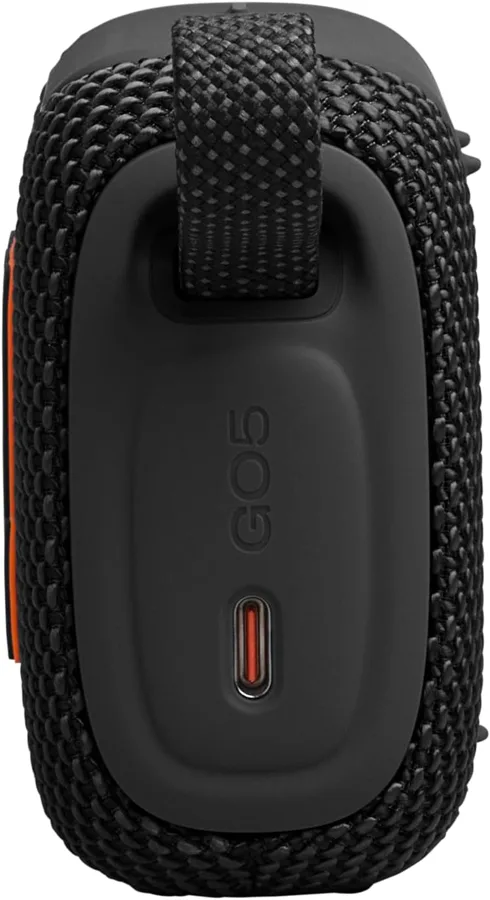 Porta USB-C sul retro della JBL Go 5